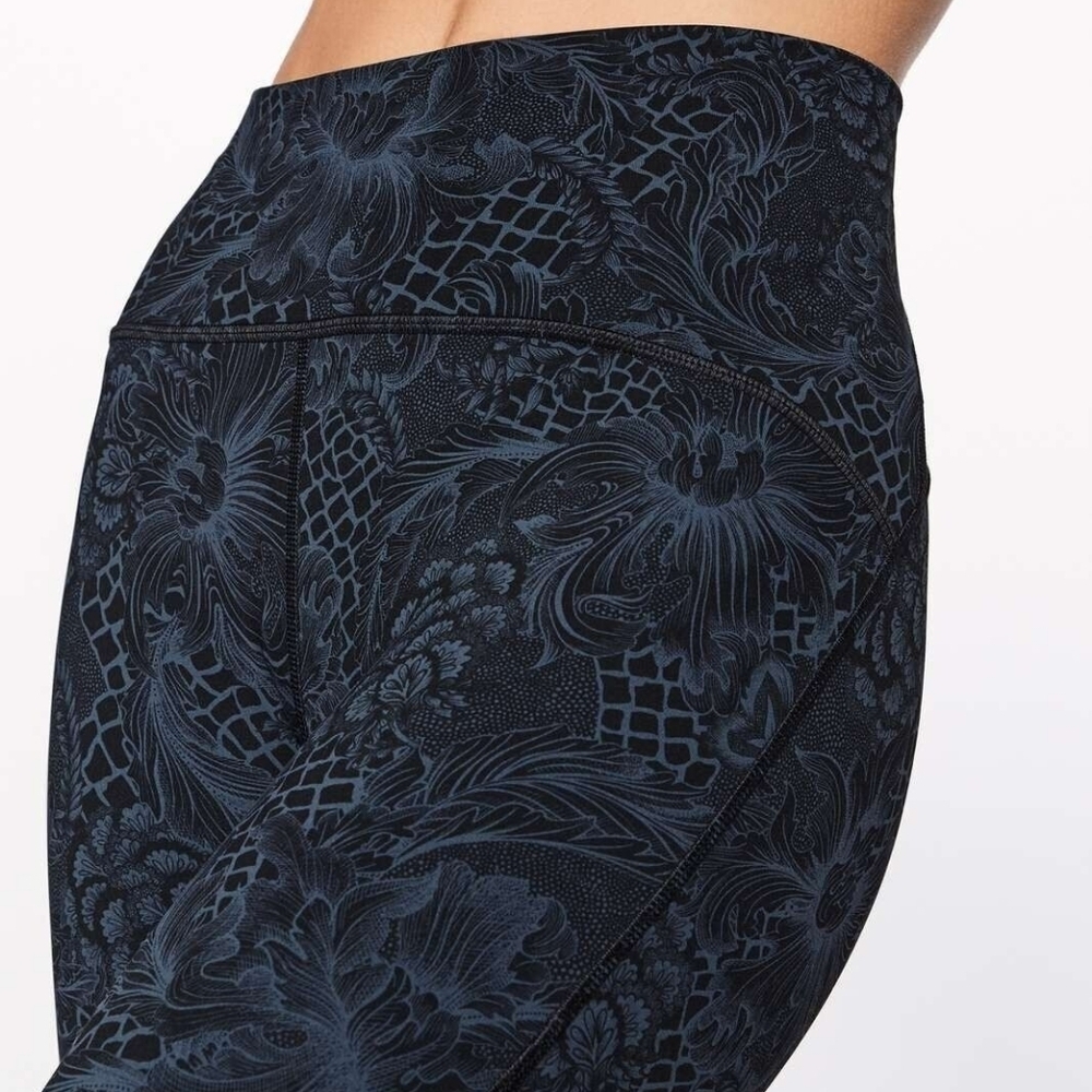 Lululemon Train Times Crop 17" Nouveau Mach Blue Black - Picture 2 of 7